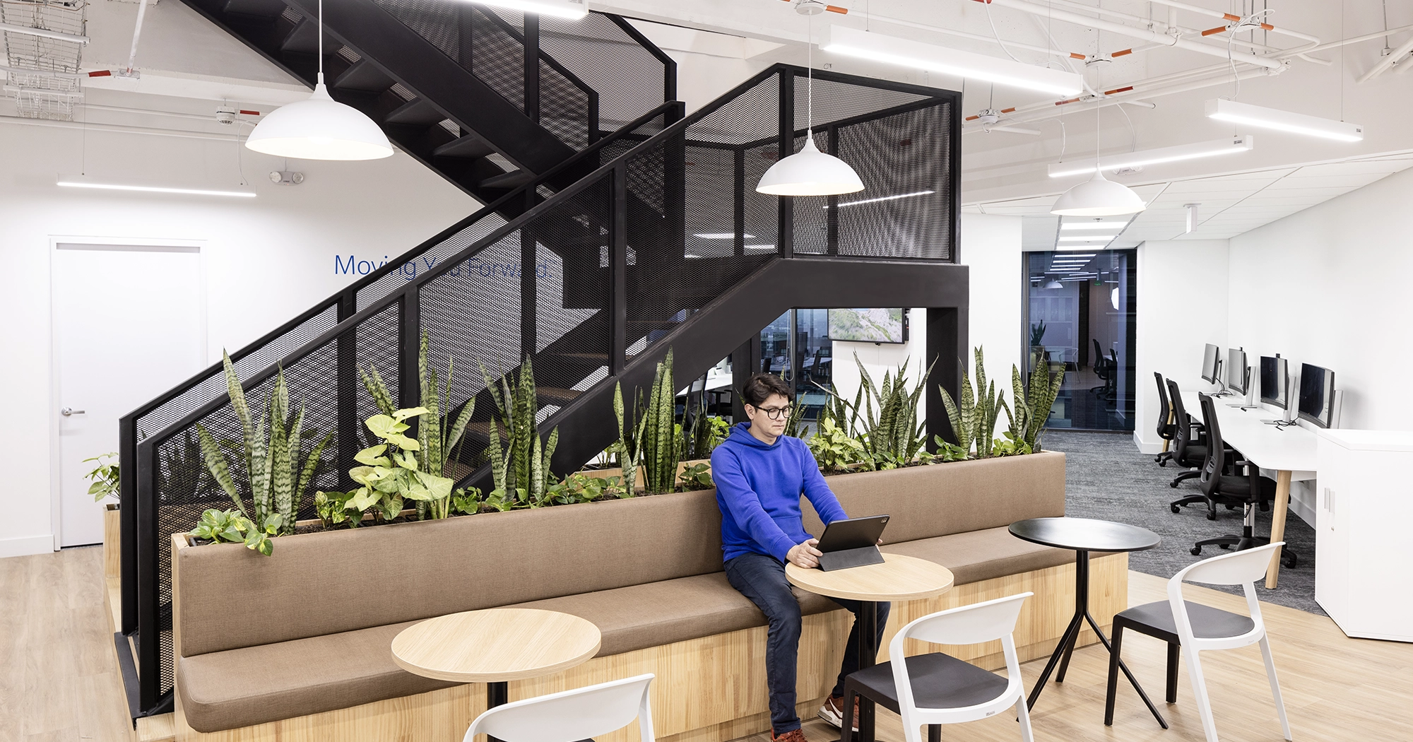 Desarrollo integral de oficinas para una multinacional de tecnología médica en Bogota